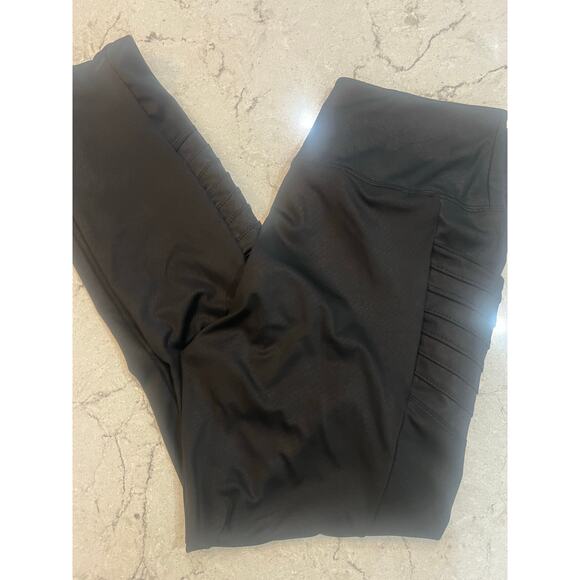 Moto Leggings with Pockets - Picture 3 of 5